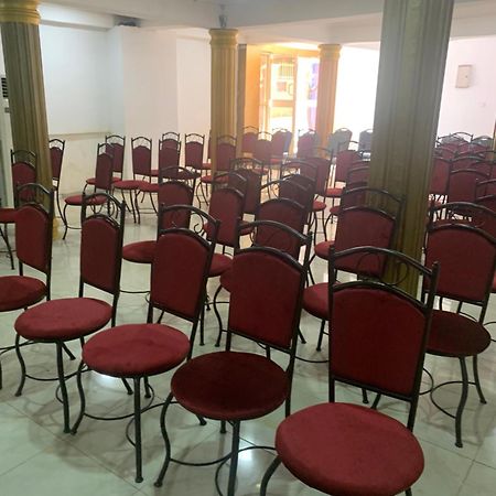 E-Suites Hotel, Abudża Zewnętrze zdjęcie