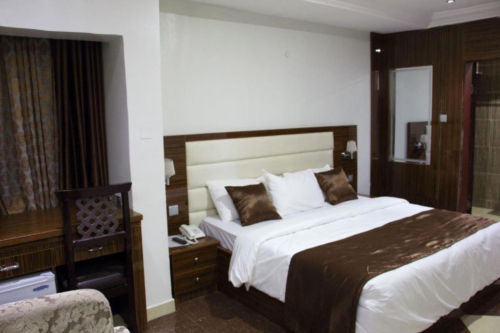 E-Suites Hotel, Abudża Zewnętrze zdjęcie